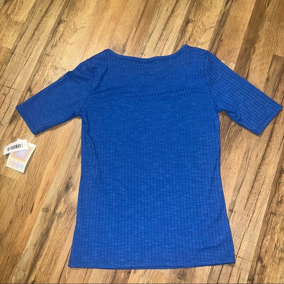 NWT Lula Roe textured gigi top - Picture 2 of 11